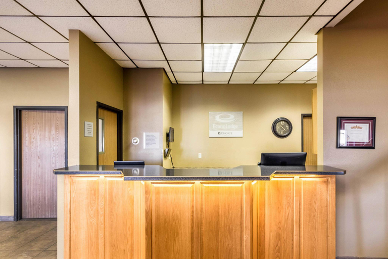 Public Area 3, Econo Lodge Valley City, Barnes