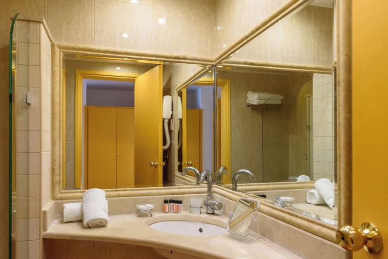 Bathroom 5, Zeus Hotels Palm Beach, Crete