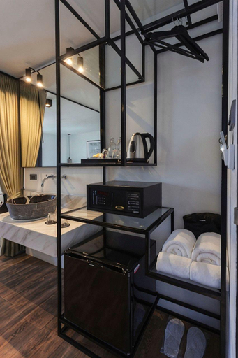 Bedroom 4, Oriental Heritage Hotel, Bang Rak