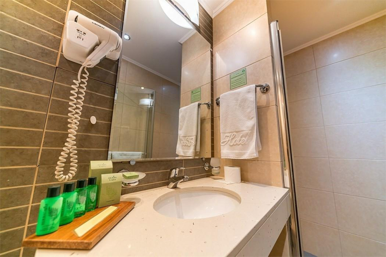 Bathroom 4, Silver Hotel, Stolichna