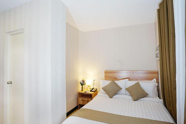 Bedroom 2, Baypark Hotel, Calbayog City