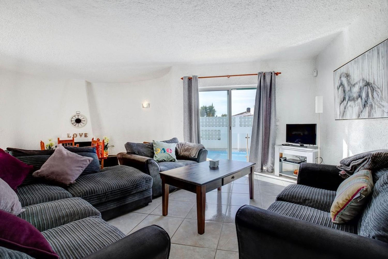 Shared lounge/TV area 2, Casa Castelinho - Luxury villa with private pool, Lagoa