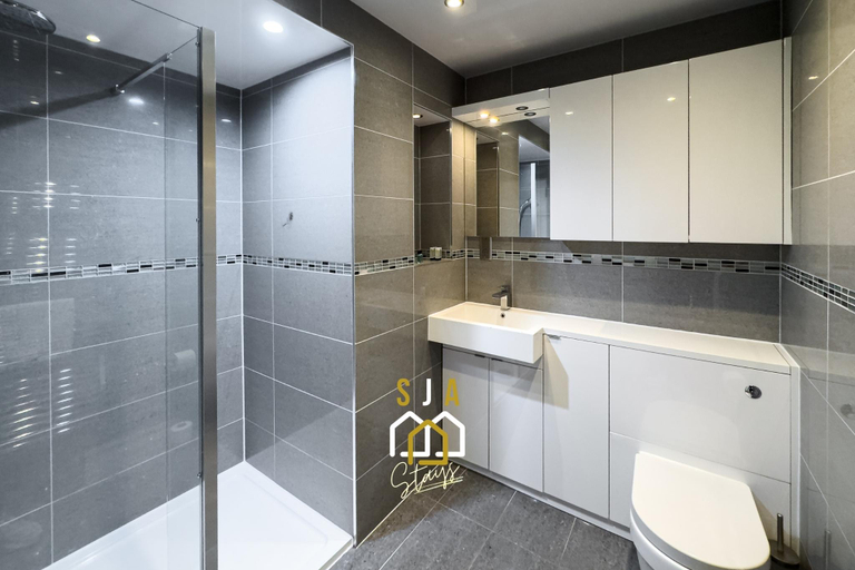 Bathroom 4, Chapel Apartments, Aberdeen