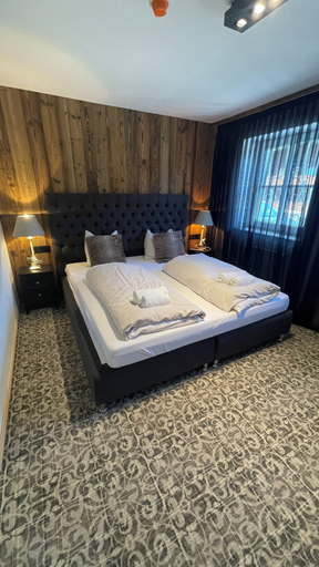 Room 4, The Alpine No 7, Innsbruck Land