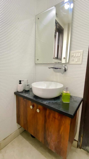 Bathroom 2, Cassava Stay, Delhi