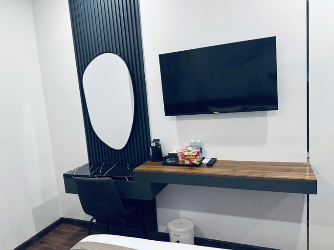 Others 2, LION HOTEL, Ninh Kiều