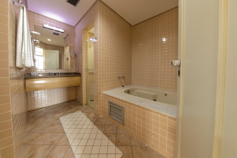 Bathroom 4, Ingleses Praia Hotel, Florianopolis