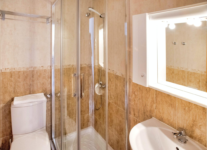 Bathroom 5, Lago Dorado, Baleares