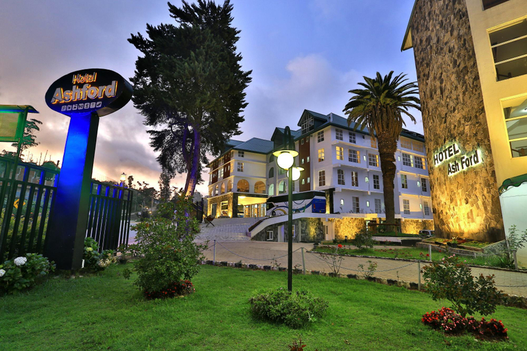 Exterior & Views