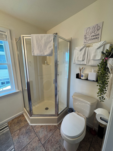 Bathroom 5, Central Lake Placid Mountain Views, Essex