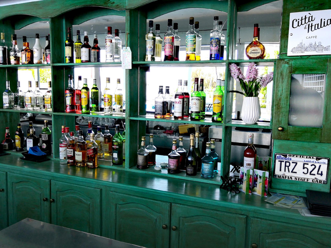 Food & Drinks 3, Tropicana Inn, Ionian Islands