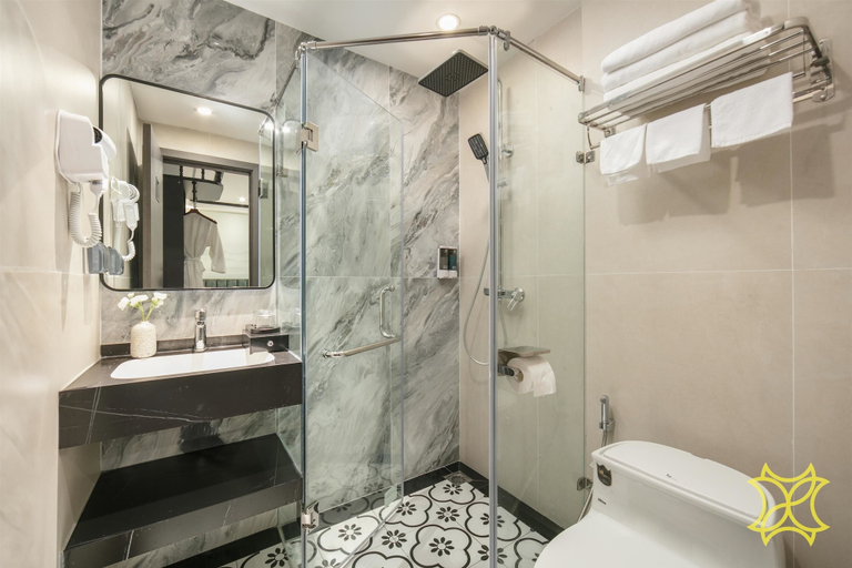 Bathroom 5, Hanoi Grandeur Hotel, Hoàn Kiếm