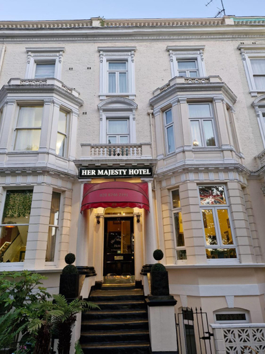 Others 2, Her Majesty Hotel, London
