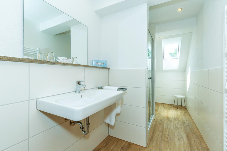 Bathroom 3, Hotel Zum Forst, Freising