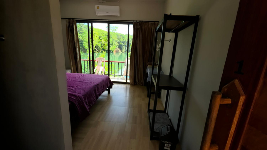 Bedroom 3, Lake View Resort, Phunphin