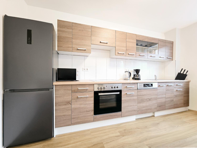Others 5, Tolstov Apartments - 2 Room Apartment - 25 Min to Messe DUS, Krefeld