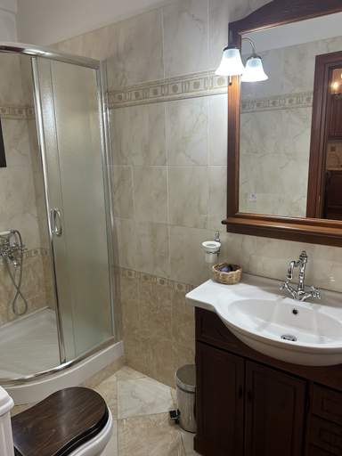 Bathroom 3, Aristarchos Lodge, West Greece
