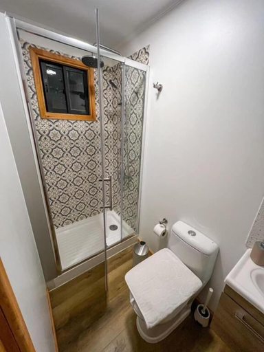 Bathroom 4, Ketrawe Lodge, Cautín