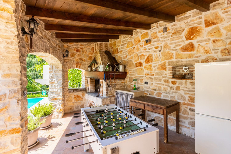Others 5, Villa Damiana, Žminj