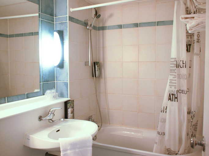Bathroom 4, Hotel Inn Design La Rochelle, Charente-Maritime