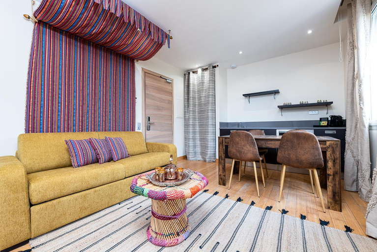 Others 3, Juan-les-pins Apartments, Alpes-Maritimes