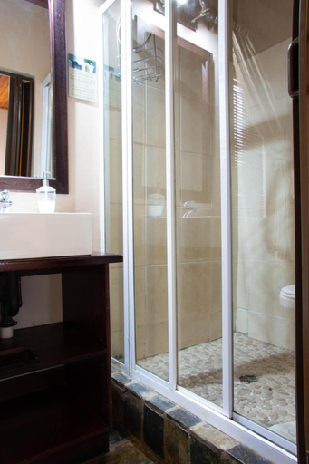 Bathroom 4, Zoete Rust Guesthouses, Waterberg