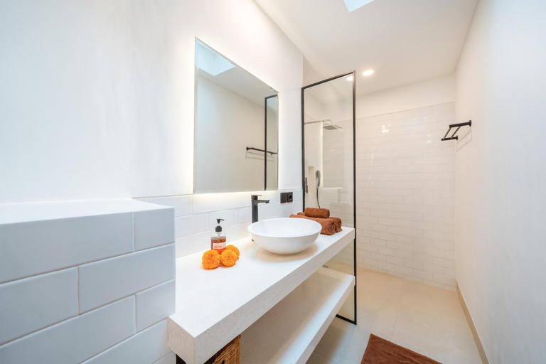 Bathroom 3, Villa Dara Pererenan, Badung