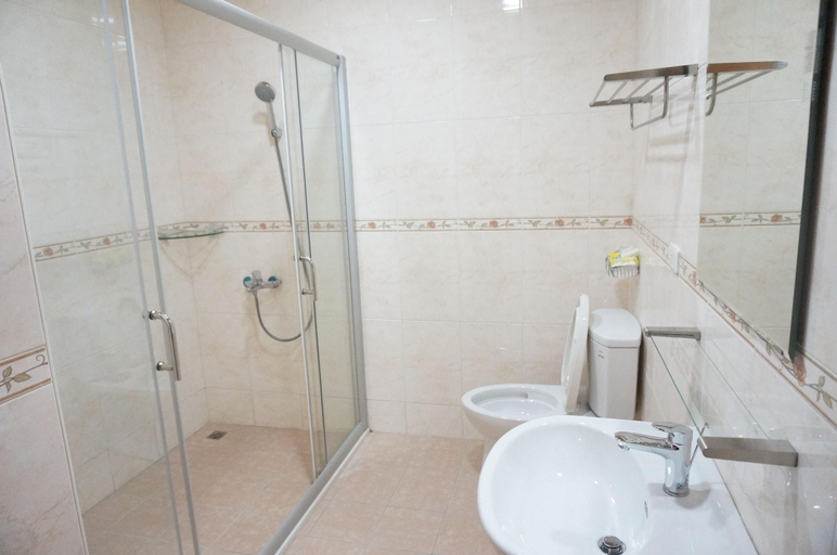 Bathroom 5, Mulin Inn, Pingtung