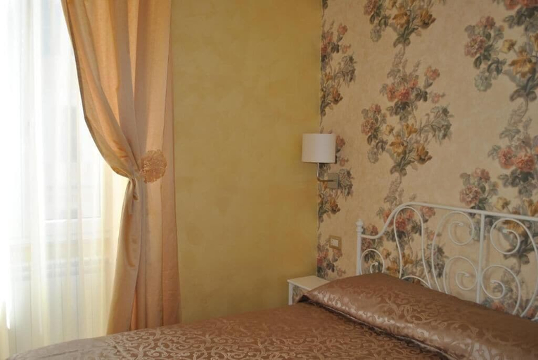 Bedroom 5, CAMEO B&b, Roma