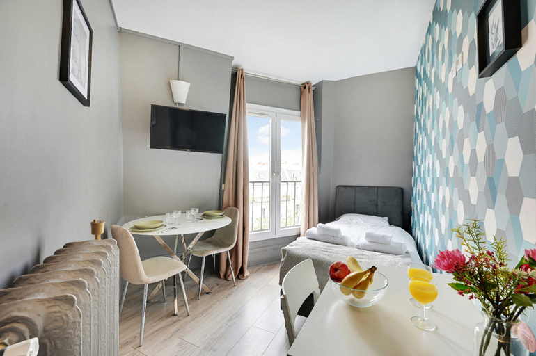 Bedroom 2, Charming studio - 1P- Canal Saint-Martin, Paris