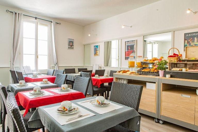 Food & Drinks 5, Hotel Du Port, Charente-Maritime