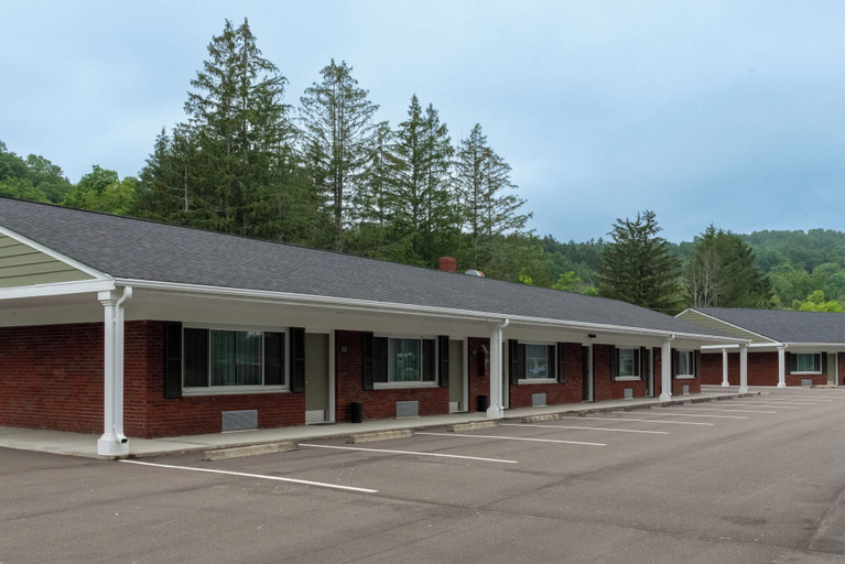 Exterior 2, Valley Trail Inn, Chemung