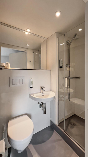 Bathroom 4, Fasthotel La Roche-sur-Yon, Vendée