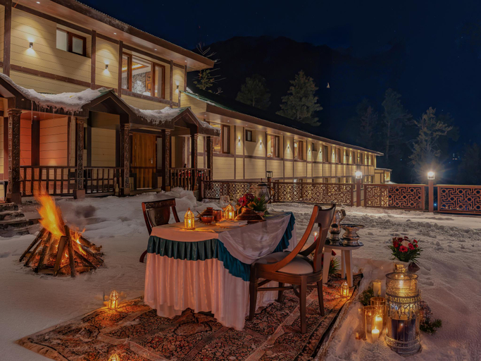Food & Drinks 5, Fortune Pahalgam, Anantnag