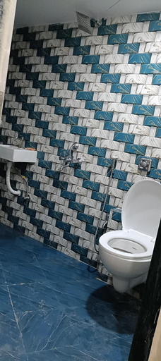 Bathroom 2, Saffron Dormitory Goregaon East, Mumbai Suburban
