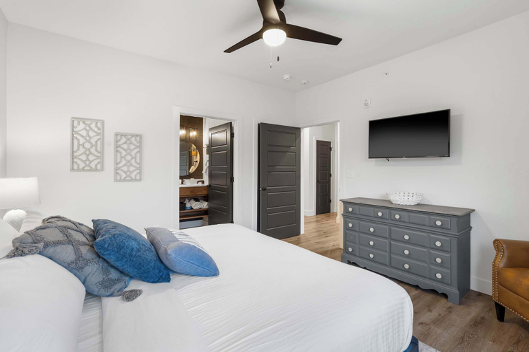 Room 3, Pineapple Shores - Stay for 14, Taney