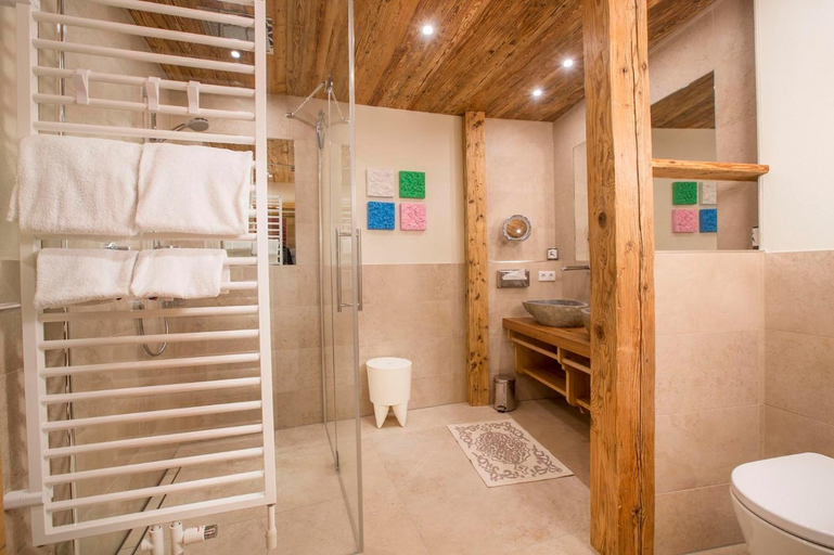 Bathroom 3, Chalet in Konigsleiten with Mountain Views Spa, Zell am See