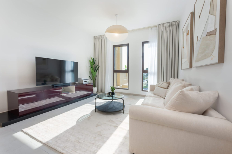 Room 2, Bright Airy 1BR in Asayel 2 - Fits 4 Comfortably, Dubai