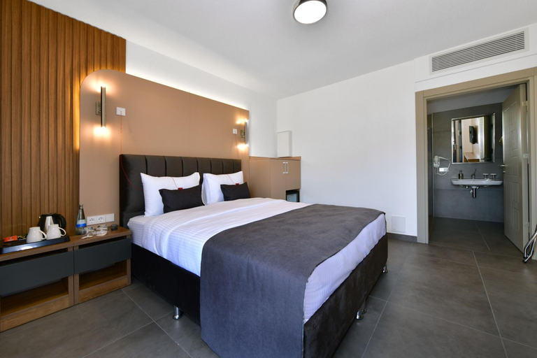 Others 3, Korki's Motel, Lörrach