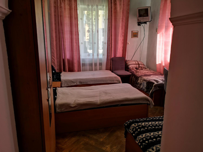 Bedroom 2, Готель-хостел " Нафтуся", Drohobyts'ka
