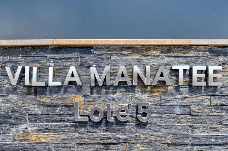 Others 2, Manatee · Modern & Luxurious villa, Lagoa