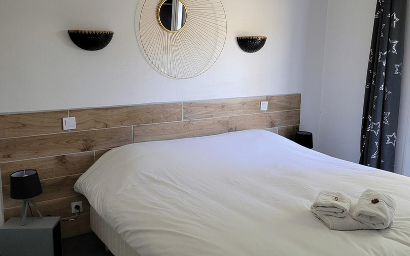 Bedroom 2, Logis Hotel Restaurant L'Escapade, Ardèche