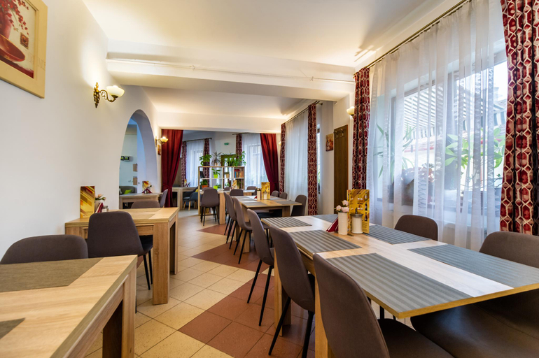 Food & Drinks 5, Long Street Hotel, Brasov