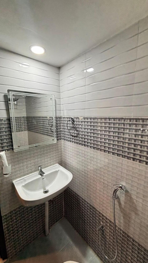 Bathroom 5, LUXESTYLE, Pathanamthitta