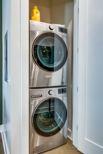 Laundry 2, Lofts At 30th - Urban Lodge - Mins to Broadway!, Davidson