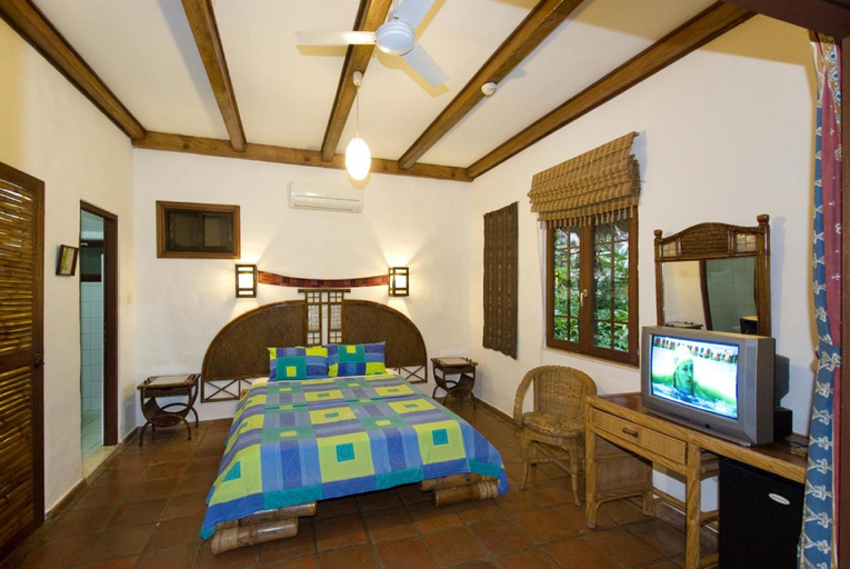 Bedroom 3, Atlantis Dive Resort Dumaguete, Dauin