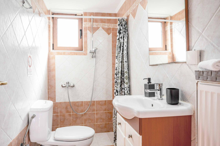 Bathroom 5, Villa Mulberry Tree, Crete