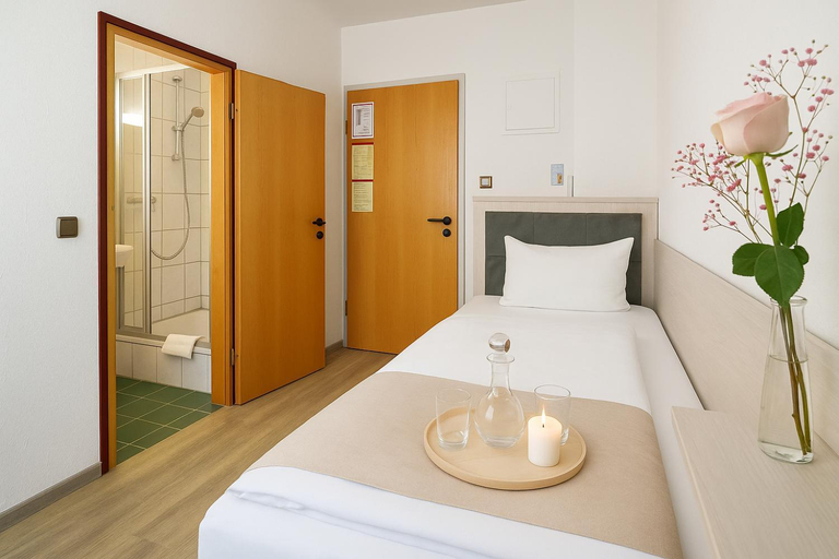 Bedroom 3, Messehotel Daucher A9 Autobahn 24h Self-Check-in, Nürnberg