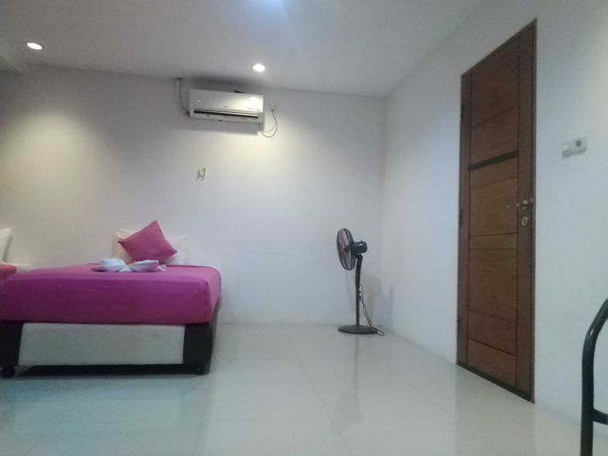 Bedroom 3, EXPRESS O 91581 Starla Spa & Home Stay, Lombok