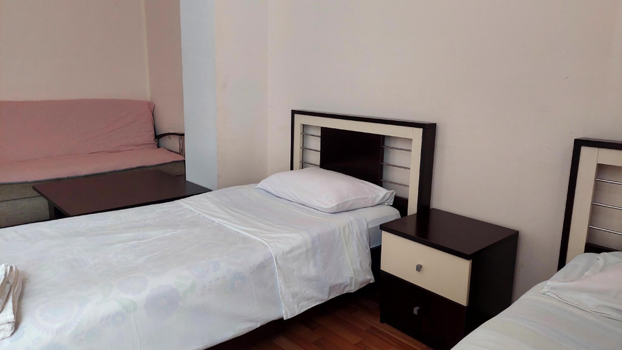 Bedroom 2, Hotel Max Comfort, Tskaltubo
